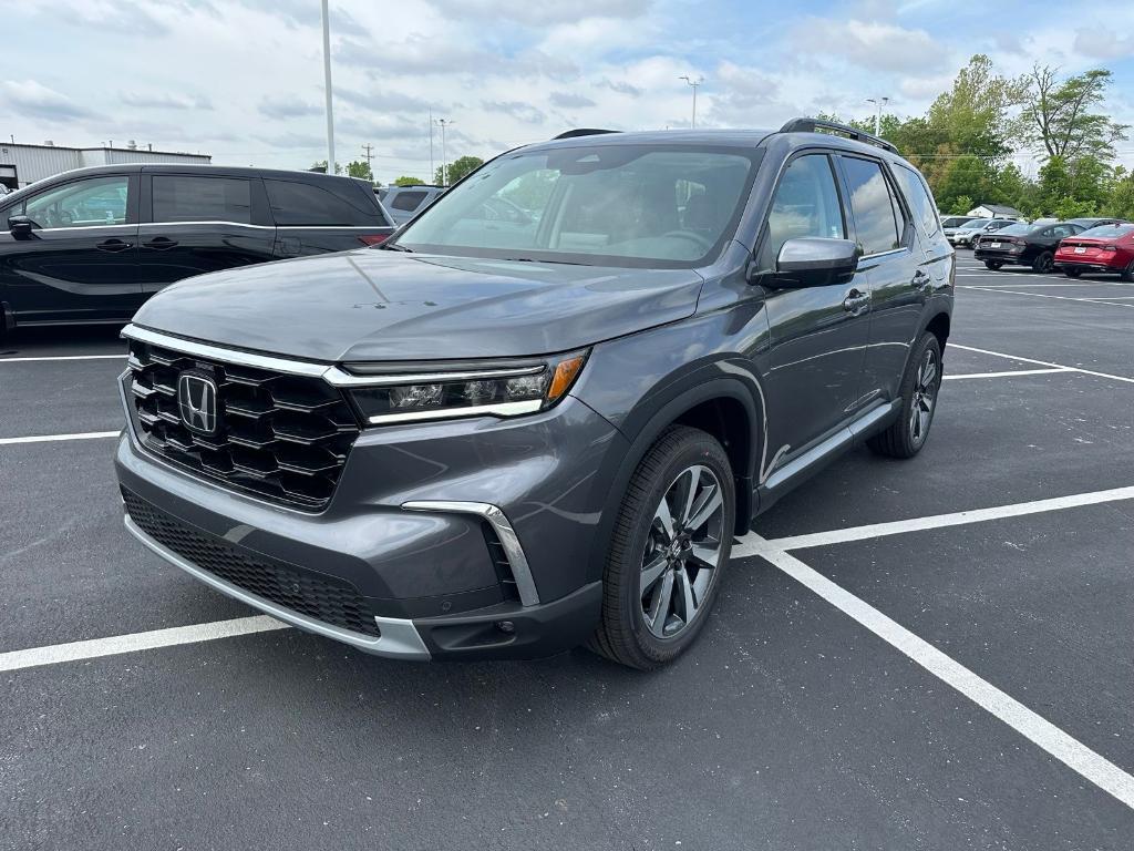 new 2025 Honda Pilot car, priced at $51,825