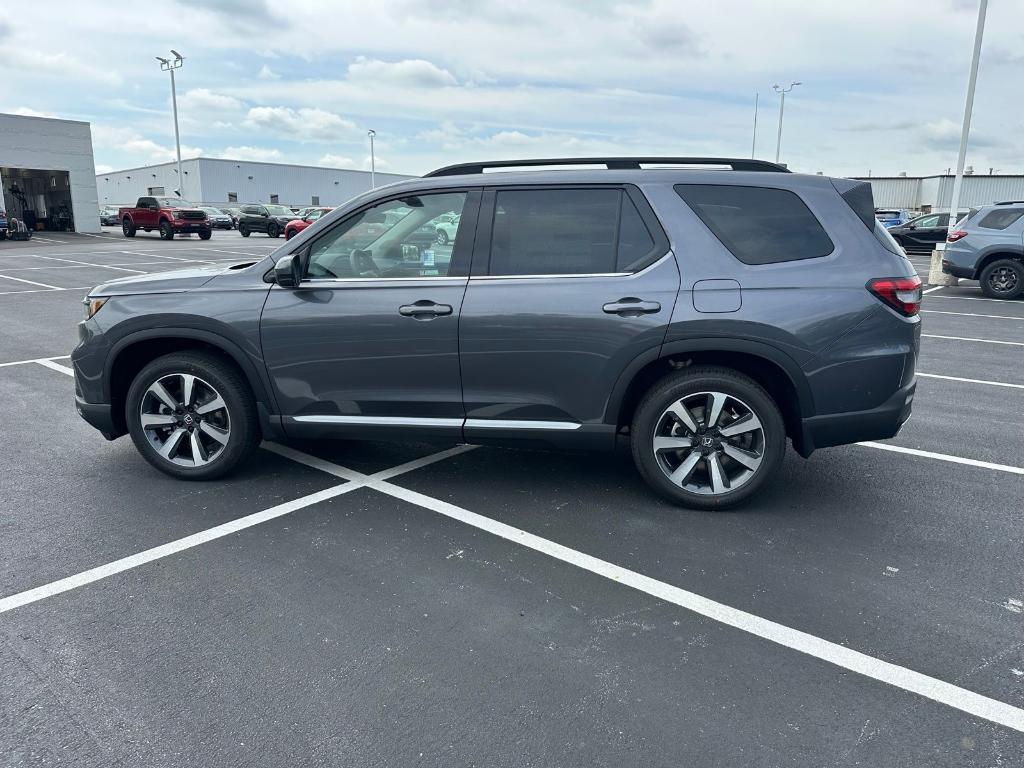 new 2025 Honda Pilot car, priced at $51,825