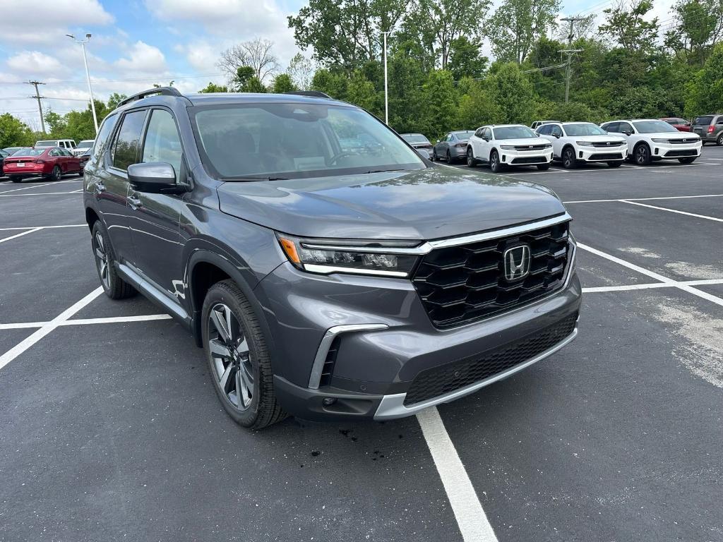new 2025 Honda Pilot car, priced at $51,825