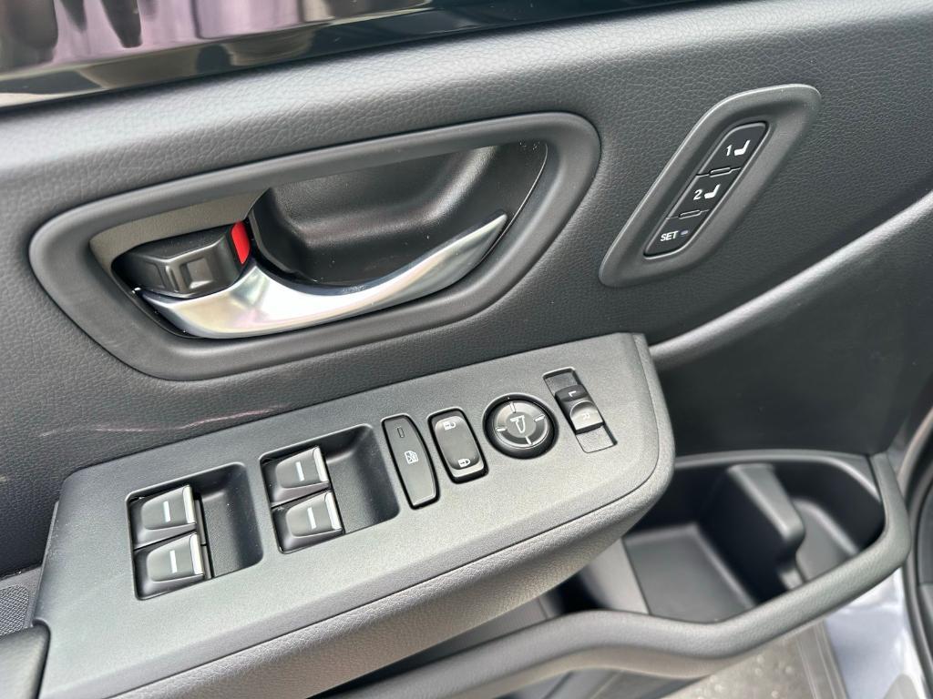 new 2025 Honda Pilot car, priced at $51,825