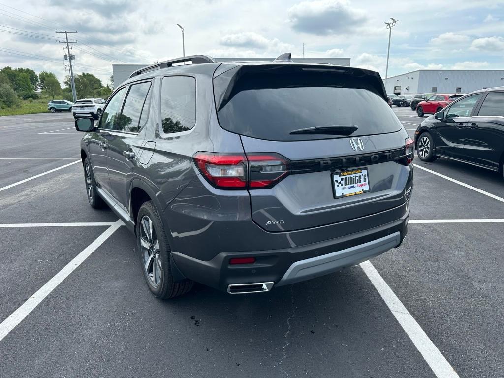 new 2025 Honda Pilot car, priced at $51,825