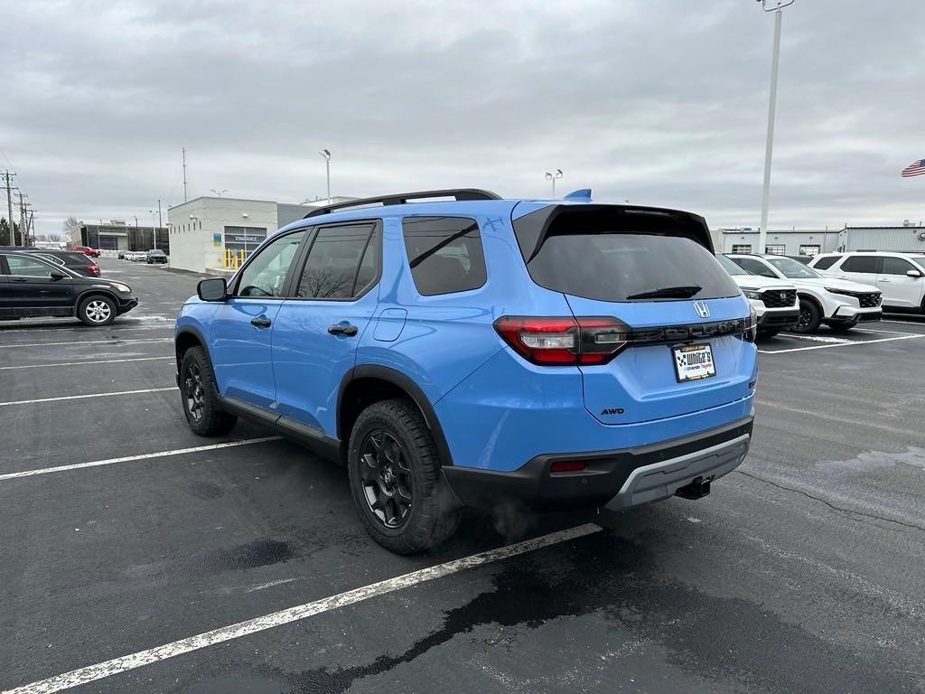 new 2025 Honda Pilot car, priced at $51,250