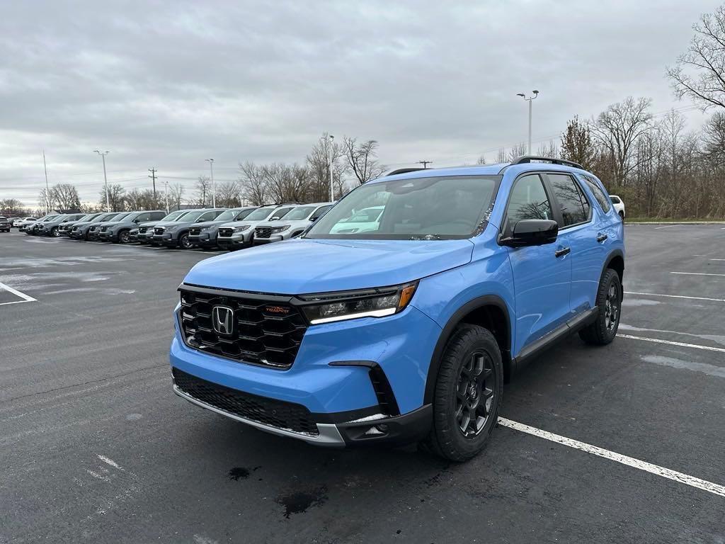 new 2025 Honda Pilot car, priced at $51,250