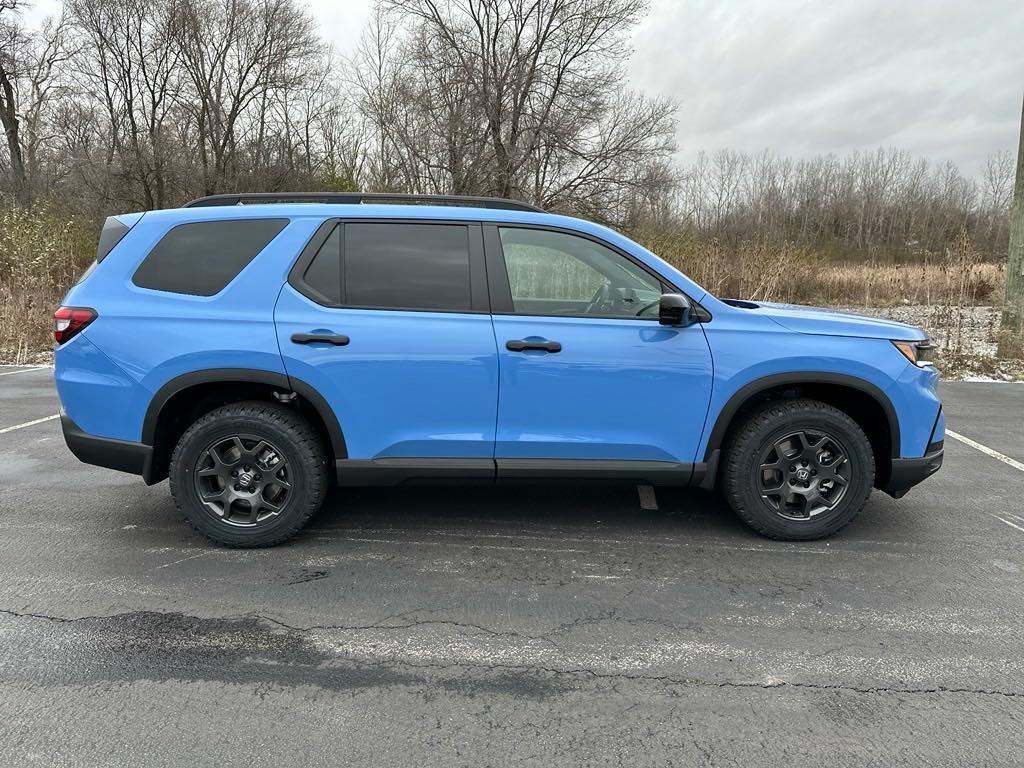 new 2025 Honda Pilot car, priced at $51,250