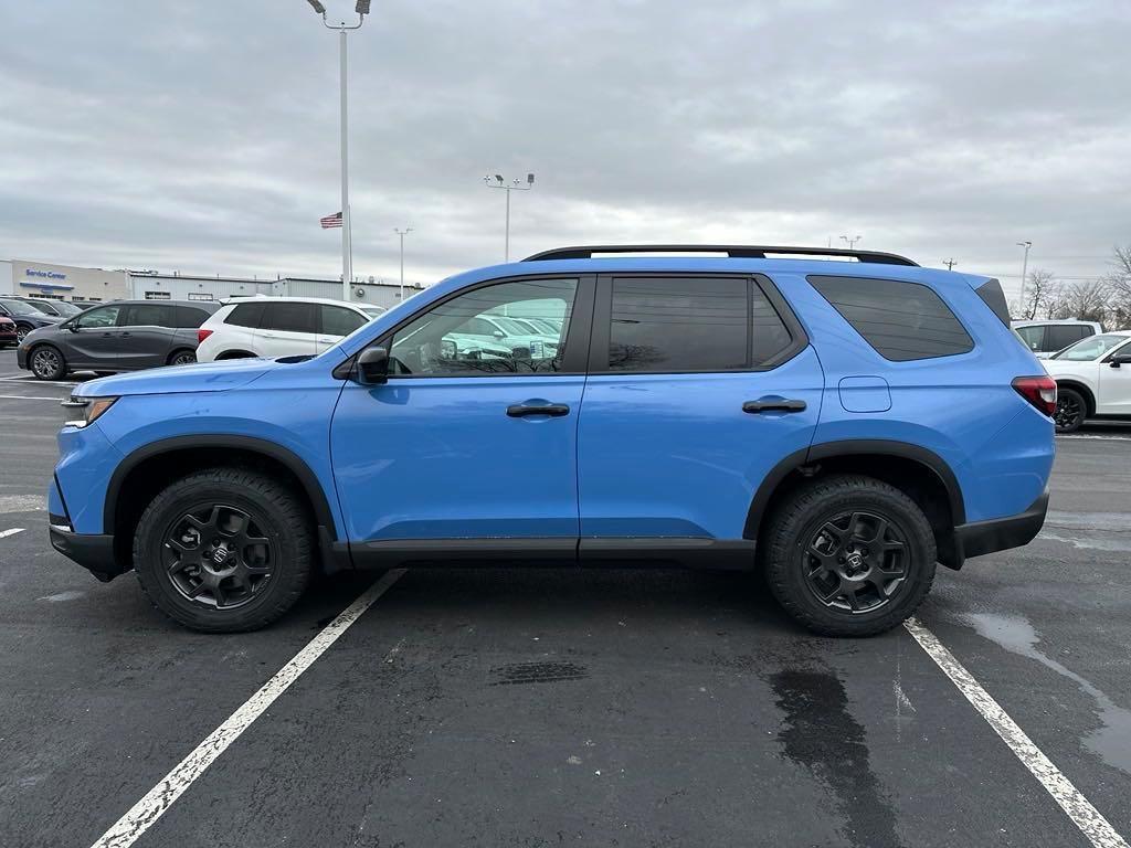 new 2025 Honda Pilot car, priced at $51,250