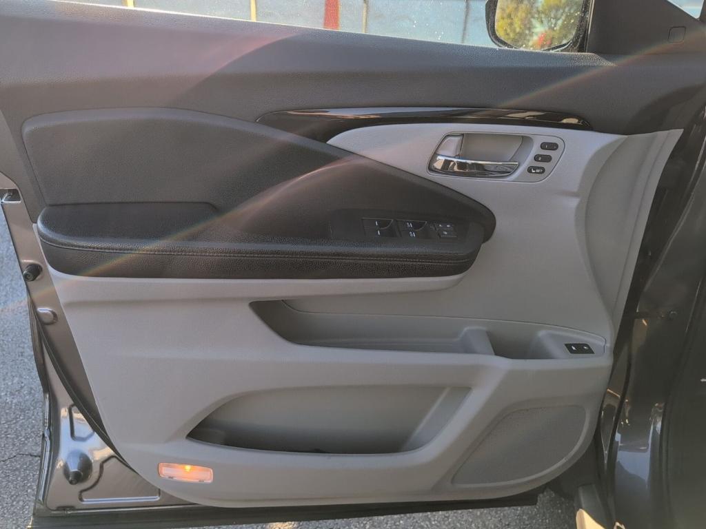 used 2021 Honda Pilot car, priced at $26,900