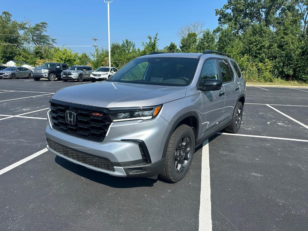 new 2025 Honda Pilot car, priced at $50,895