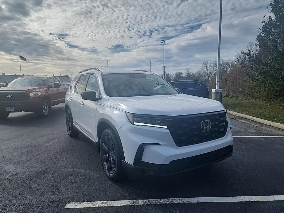 new 2025 Honda Pilot car, priced at $44,150