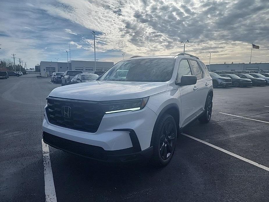 new 2025 Honda Pilot car, priced at $44,150