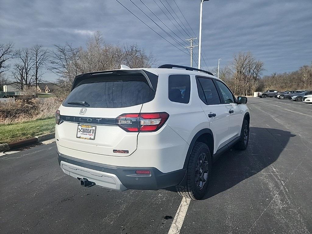 new 2025 Honda Pilot car, priced at $51,250