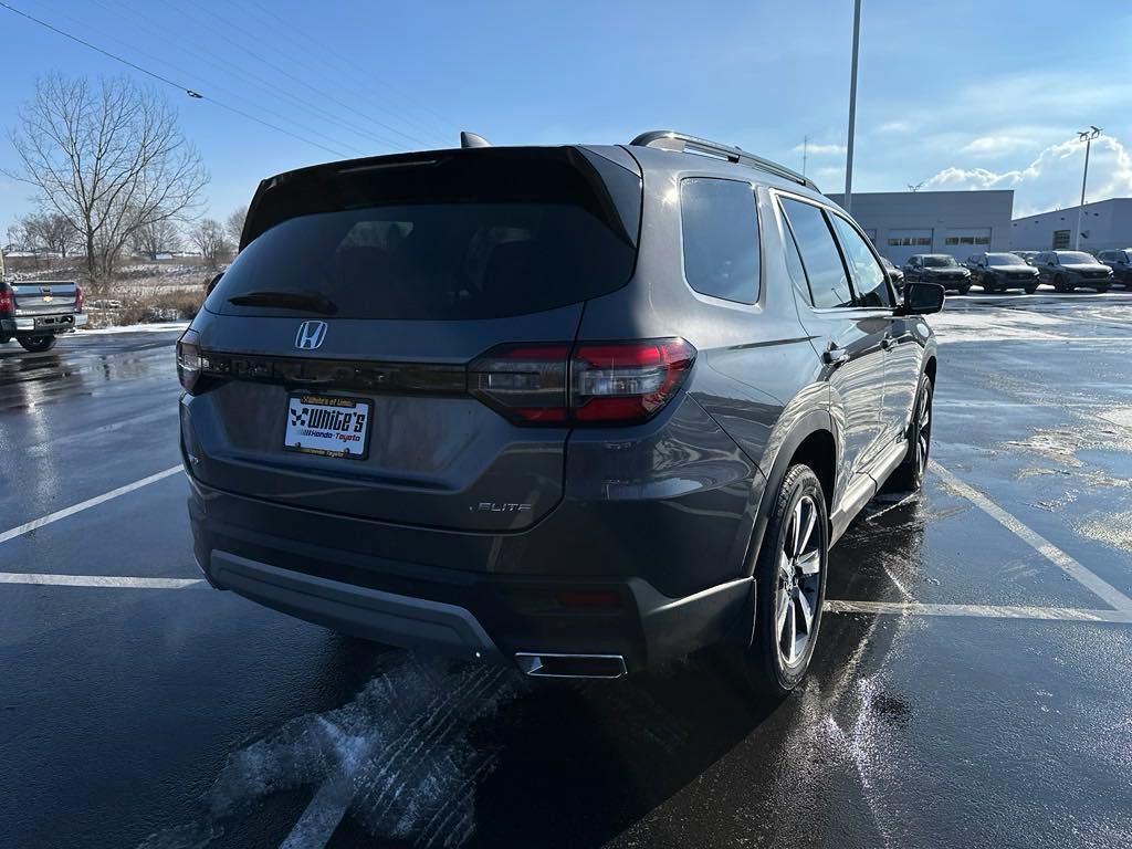 new 2025 Honda Pilot car, priced at $54,475