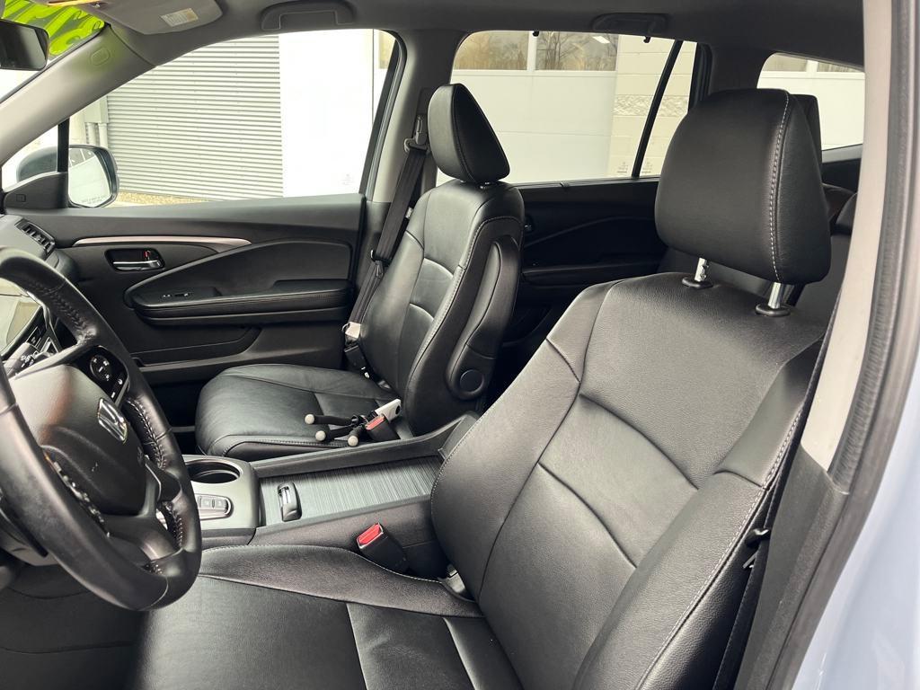 used 2022 Honda Pilot car, priced at $32,900