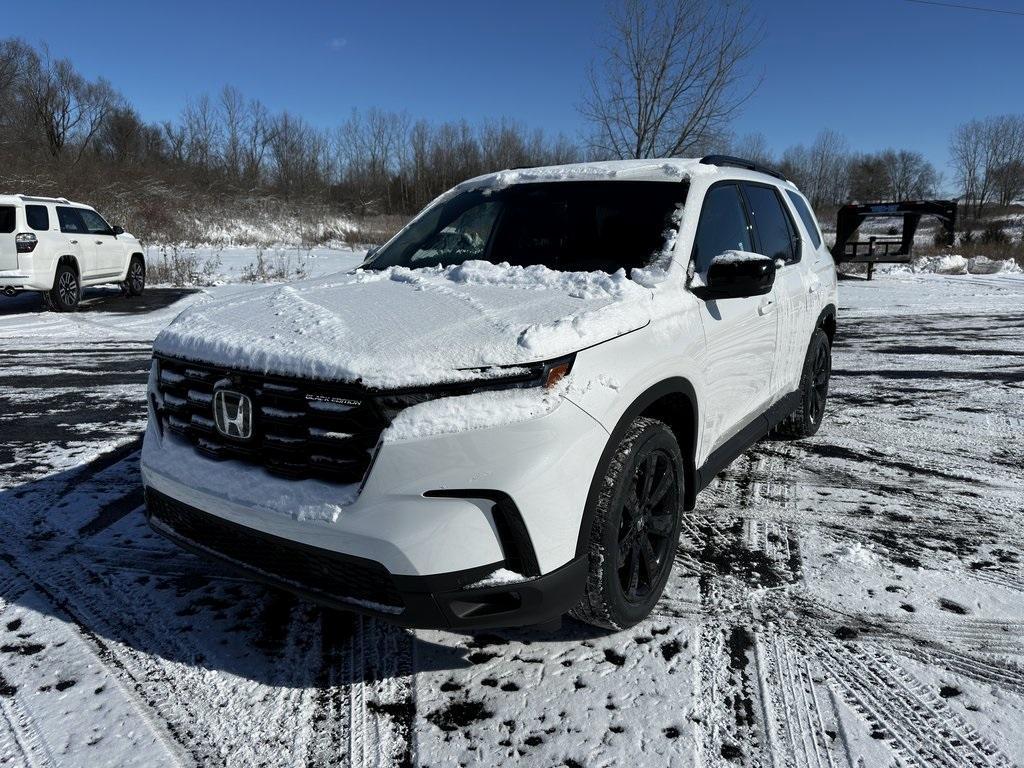 new 2025 Honda Pilot car, priced at $57,215