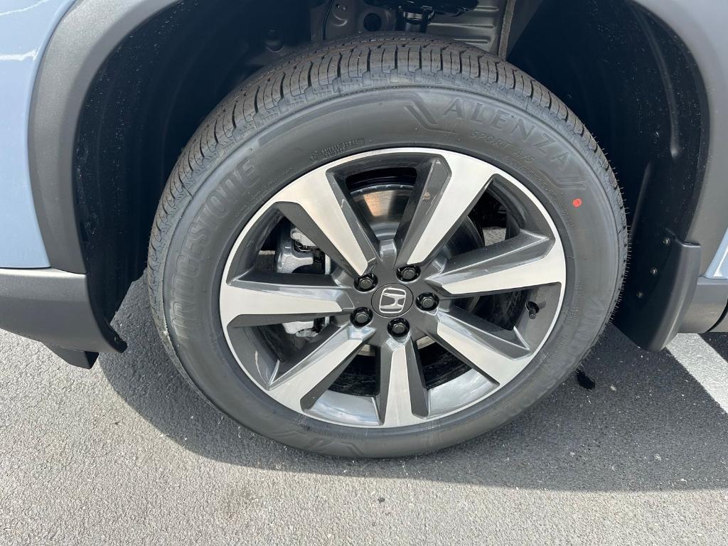 new 2025 Honda Pilot car, priced at $54,985