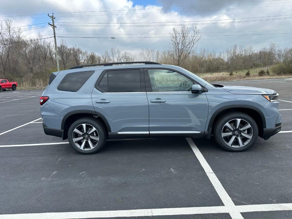 new 2025 Honda Pilot car, priced at $54,985