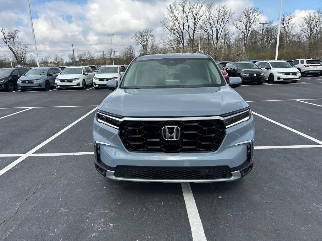 new 2025 Honda Pilot car, priced at $54,985