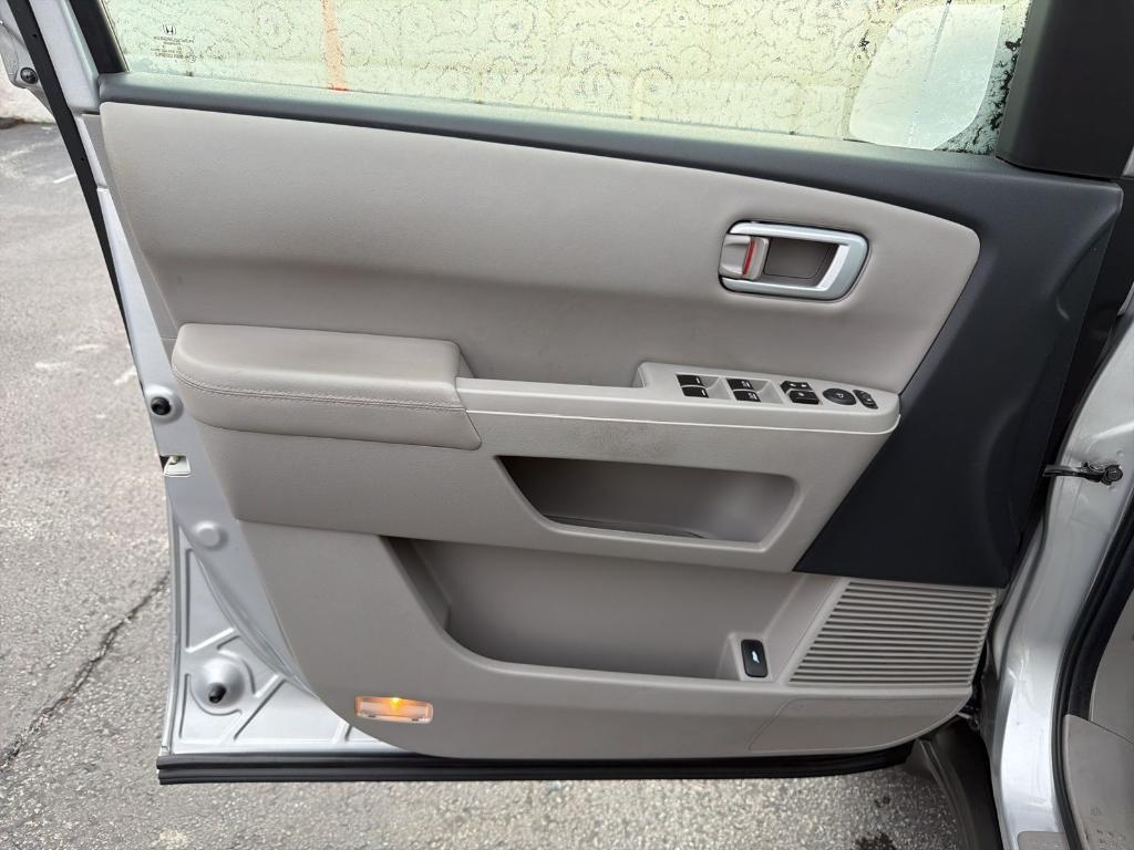 used 2013 Honda Pilot car, priced at $14,900