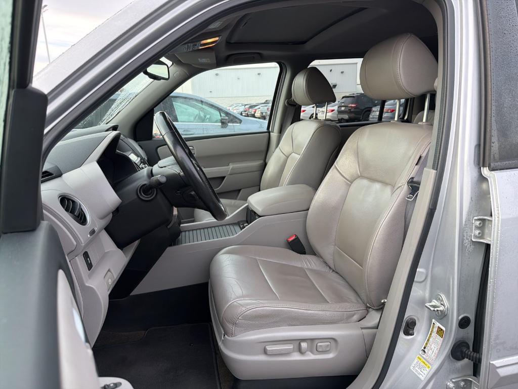 used 2013 Honda Pilot car, priced at $14,900