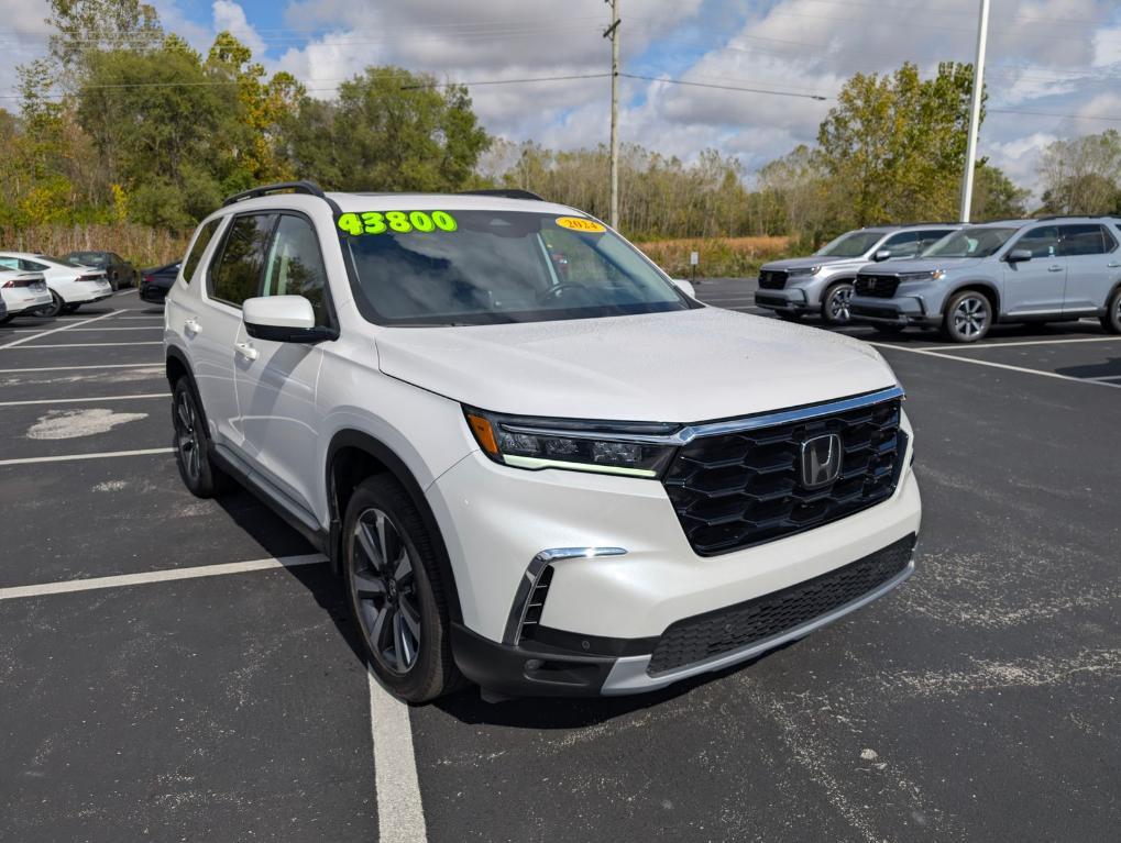 used 2024 Honda Pilot car, priced at $43,800