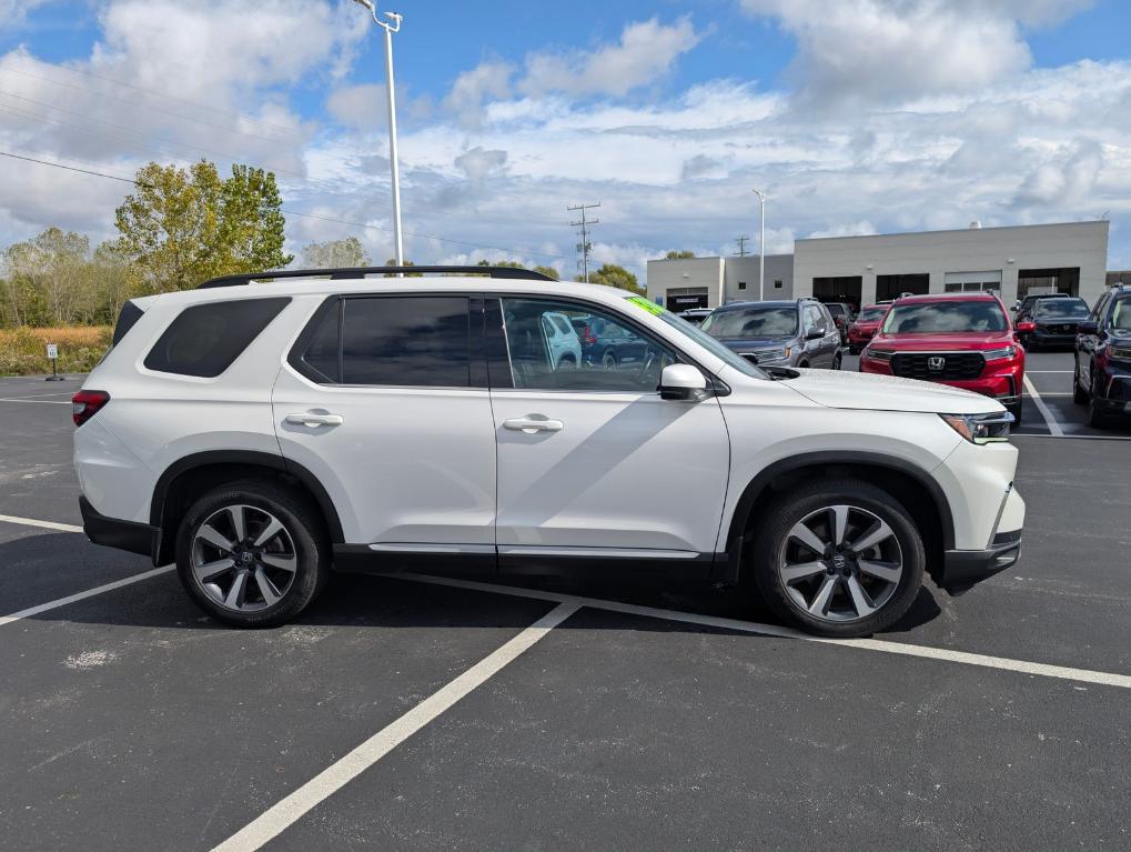 used 2024 Honda Pilot car, priced at $43,800