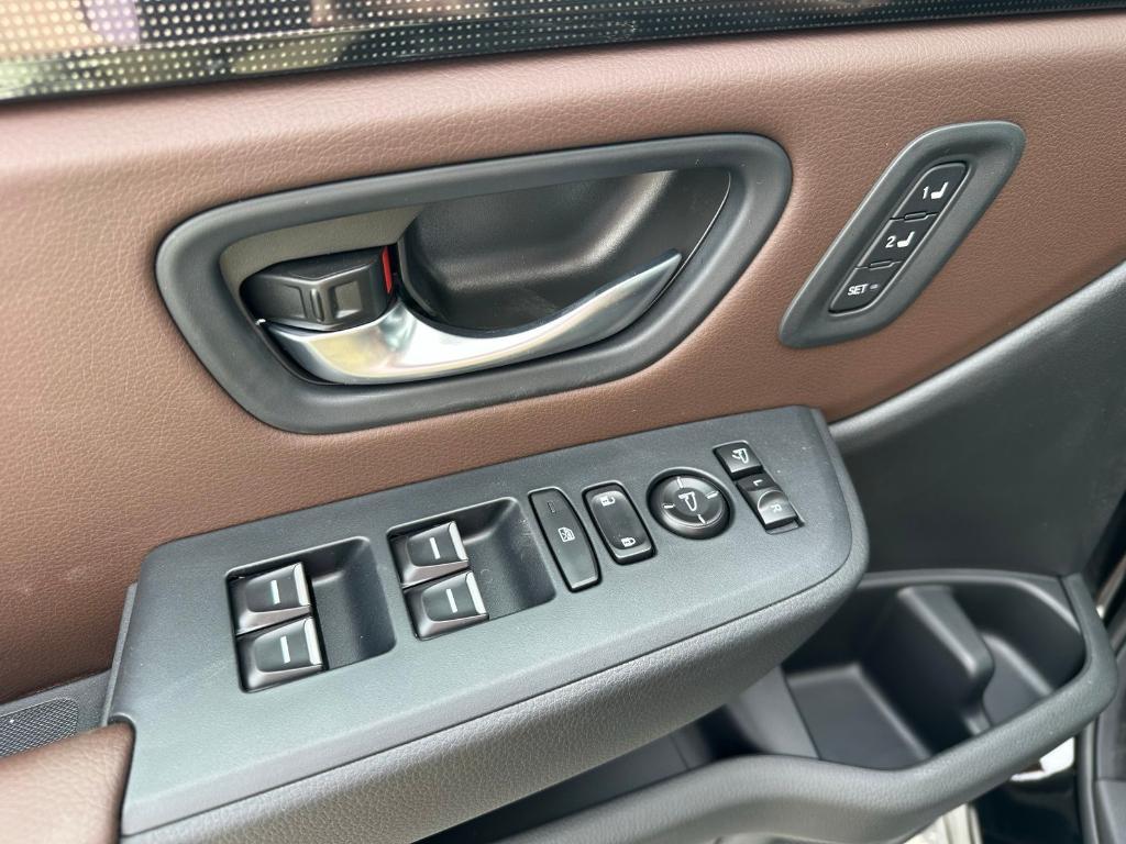 new 2025 Honda Pilot car, priced at $54,575