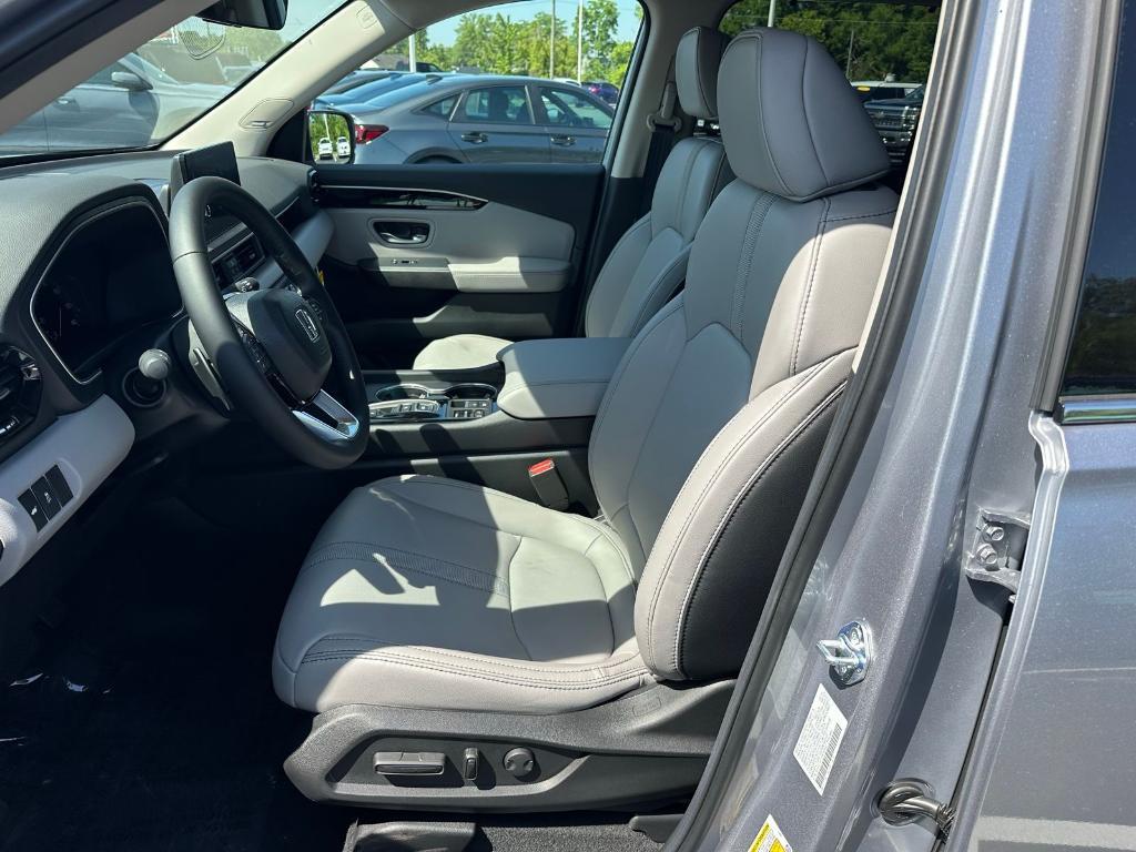 new 2025 Honda Pilot car, priced at $51,780