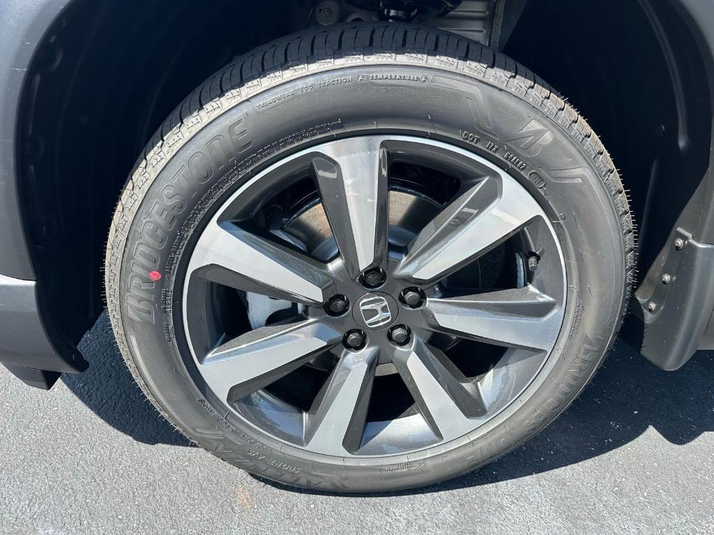 new 2025 Honda Pilot car, priced at $51,780