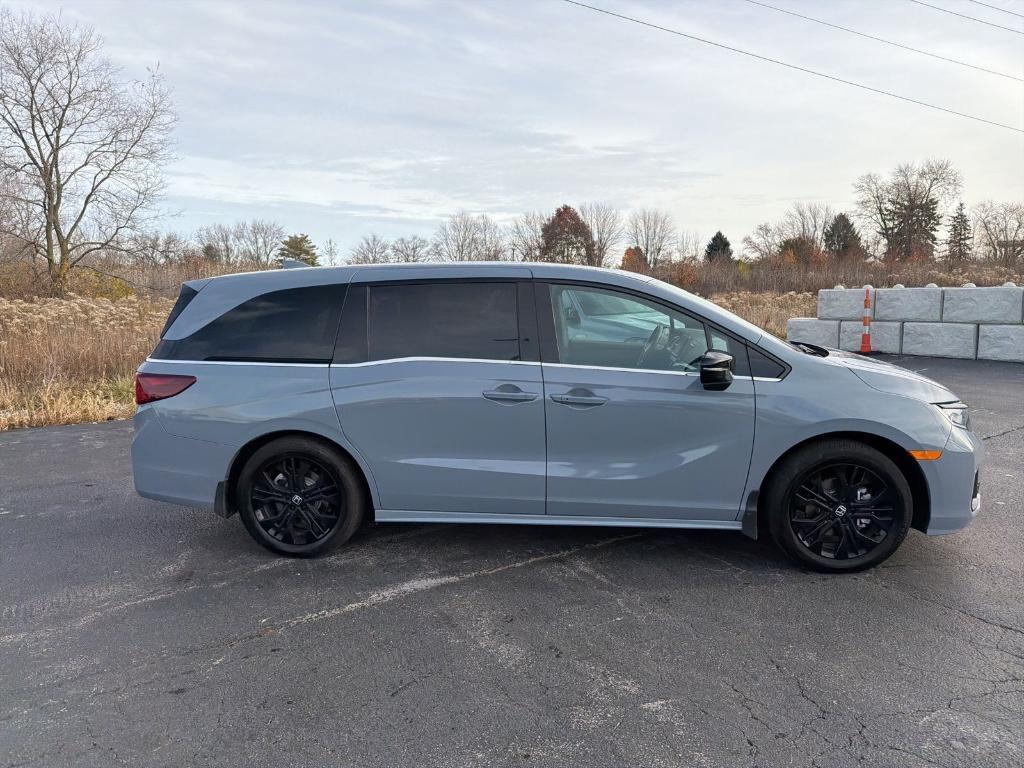 used 2025 Honda Odyssey car, priced at $40,900