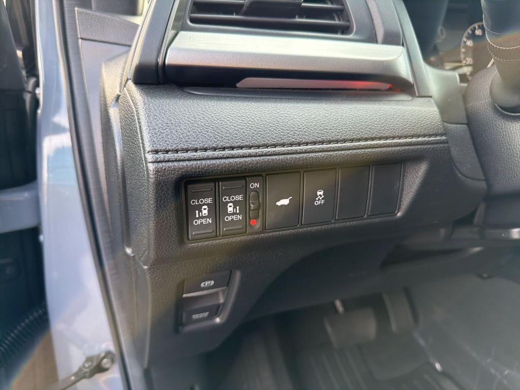 used 2025 Honda Odyssey car, priced at $40,900