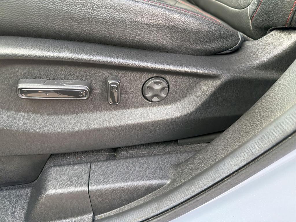 used 2025 Honda Odyssey car, priced at $40,900