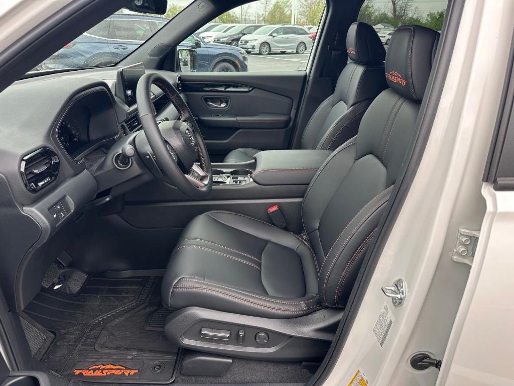 new 2025 Honda Pilot car, priced at $51,350