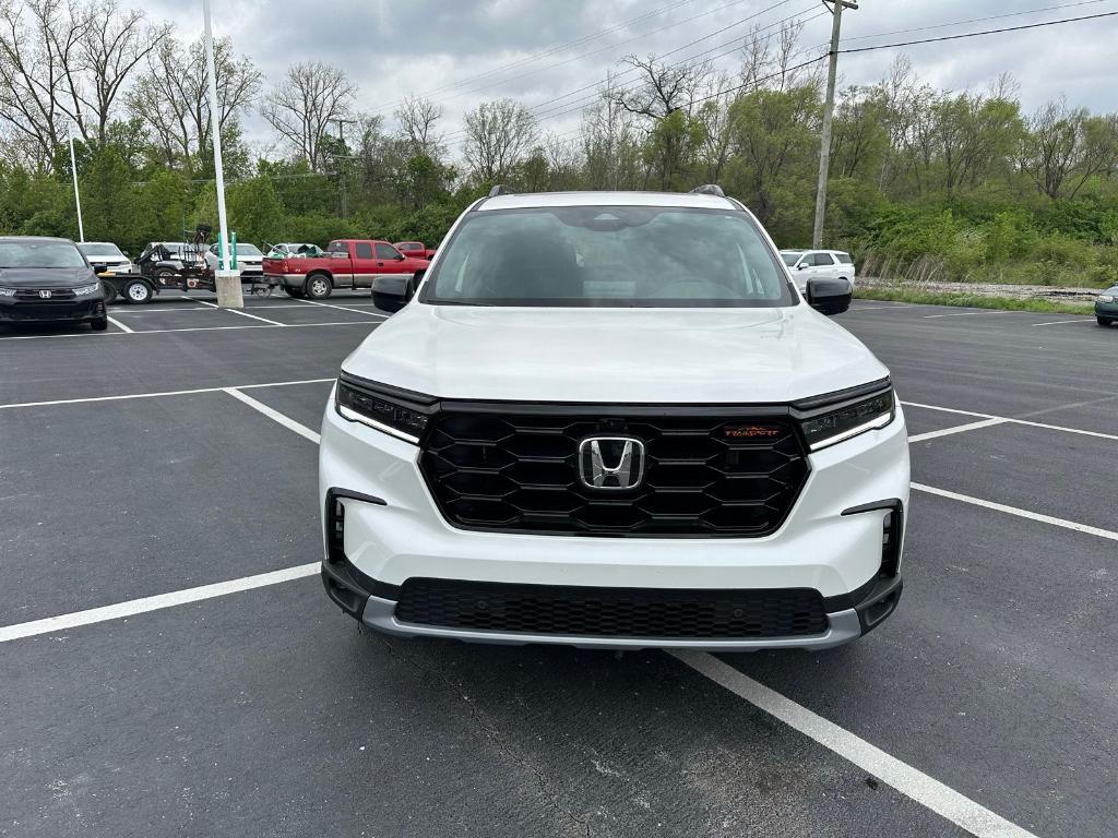 new 2025 Honda Pilot car, priced at $51,350