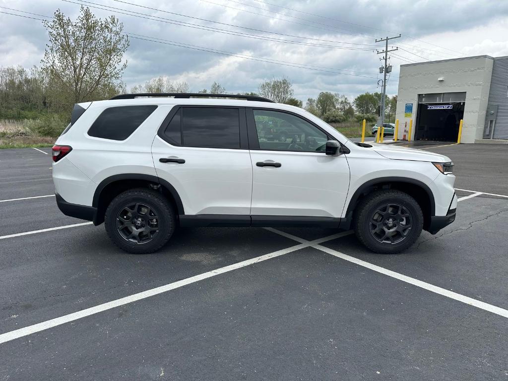 new 2025 Honda Pilot car, priced at $51,350