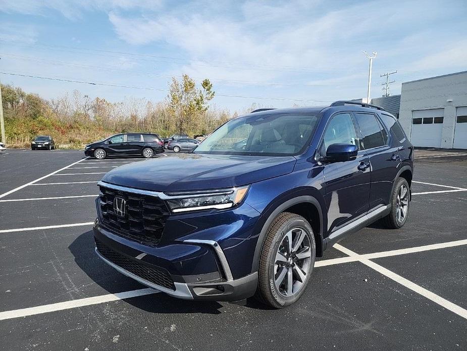 new 2025 Honda Pilot car, priced at $52,205