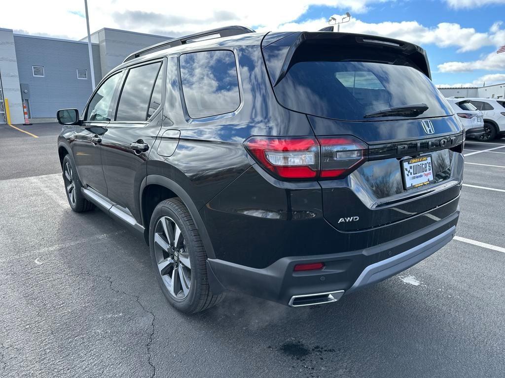 new 2025 Honda Pilot car, priced at $51,780