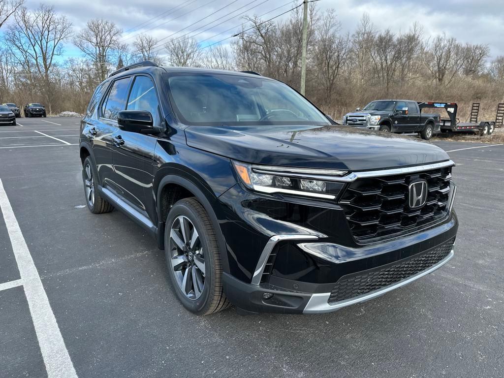 new 2025 Honda Pilot car, priced at $51,780