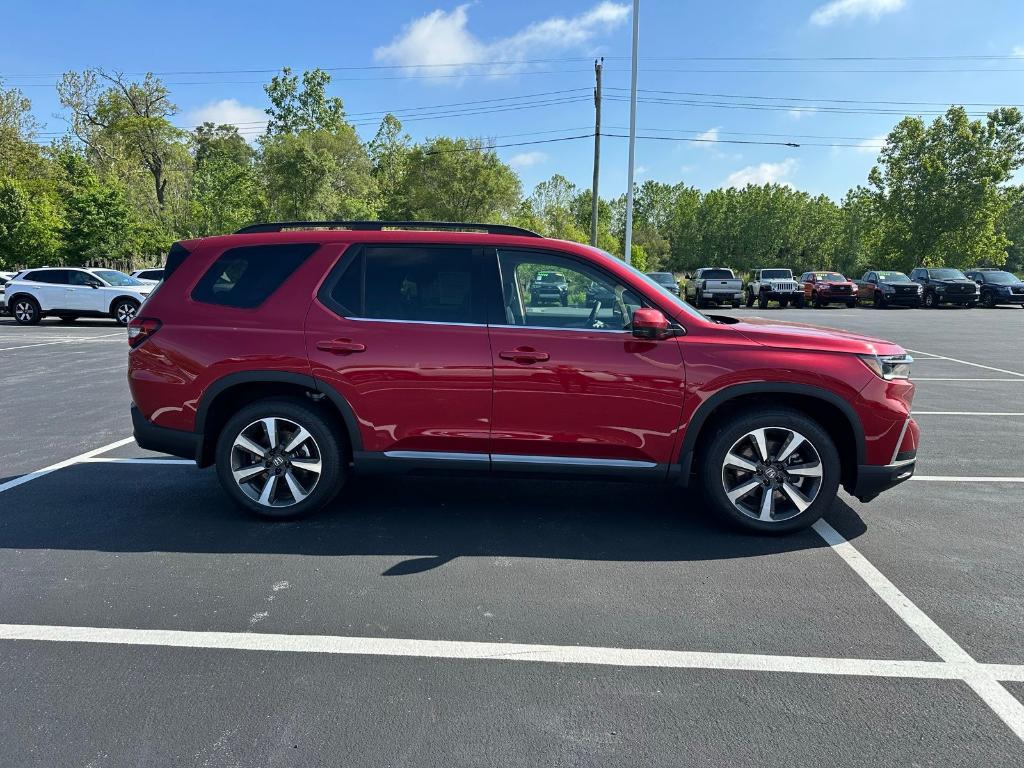 new 2025 Honda Pilot car, priced at $54,985
