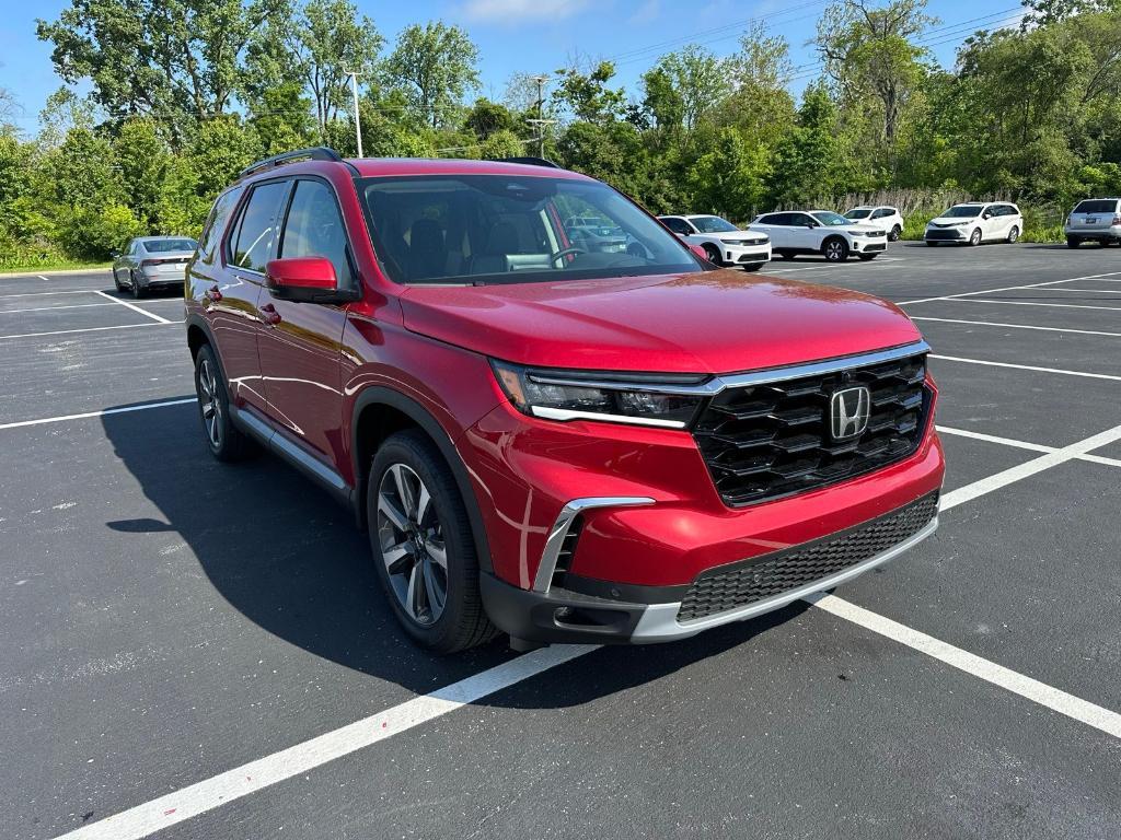 new 2025 Honda Pilot car, priced at $54,985