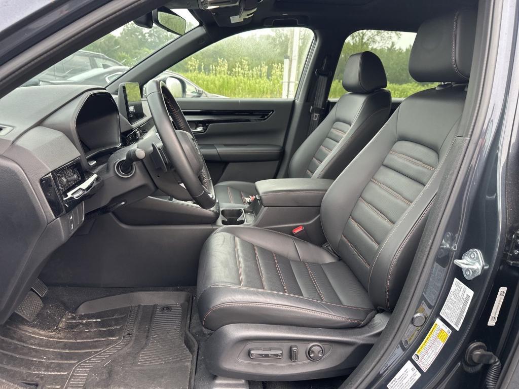 used 2025 Honda CR-V Hybrid car, priced at $39,700