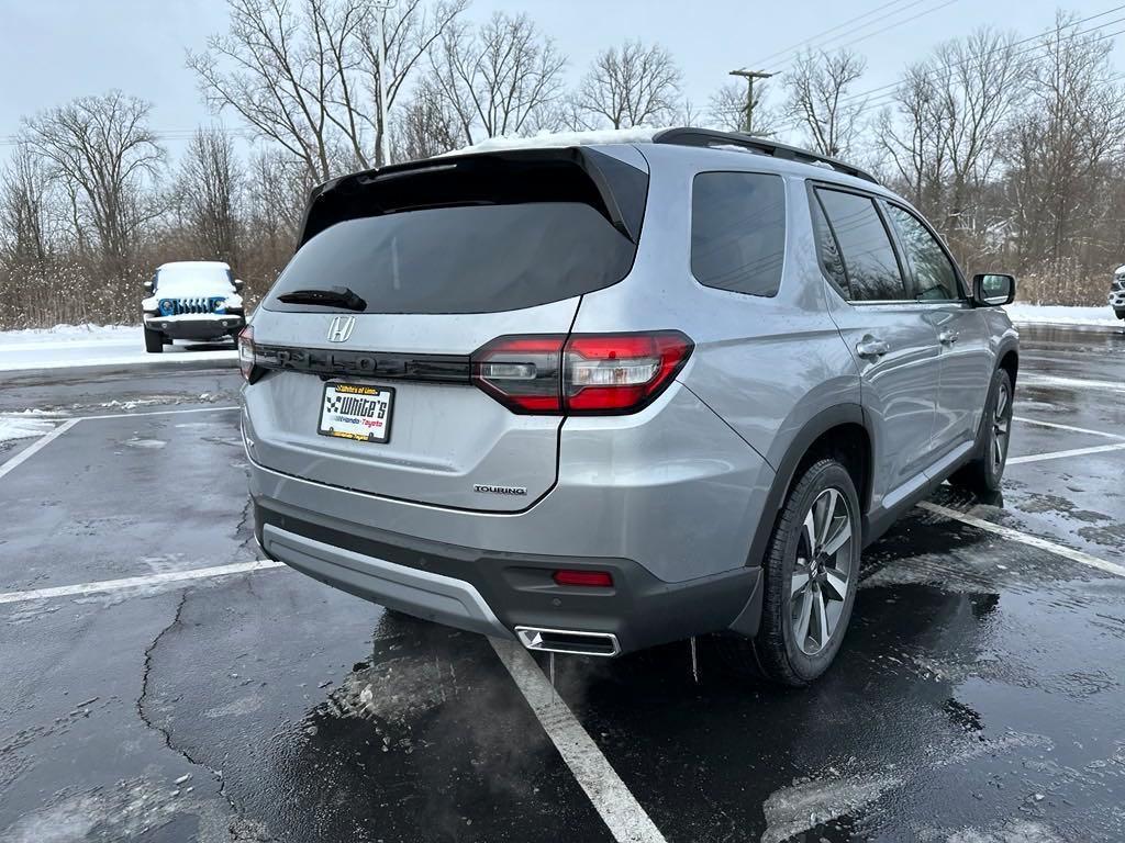 new 2025 Honda Pilot car, priced at $50,995