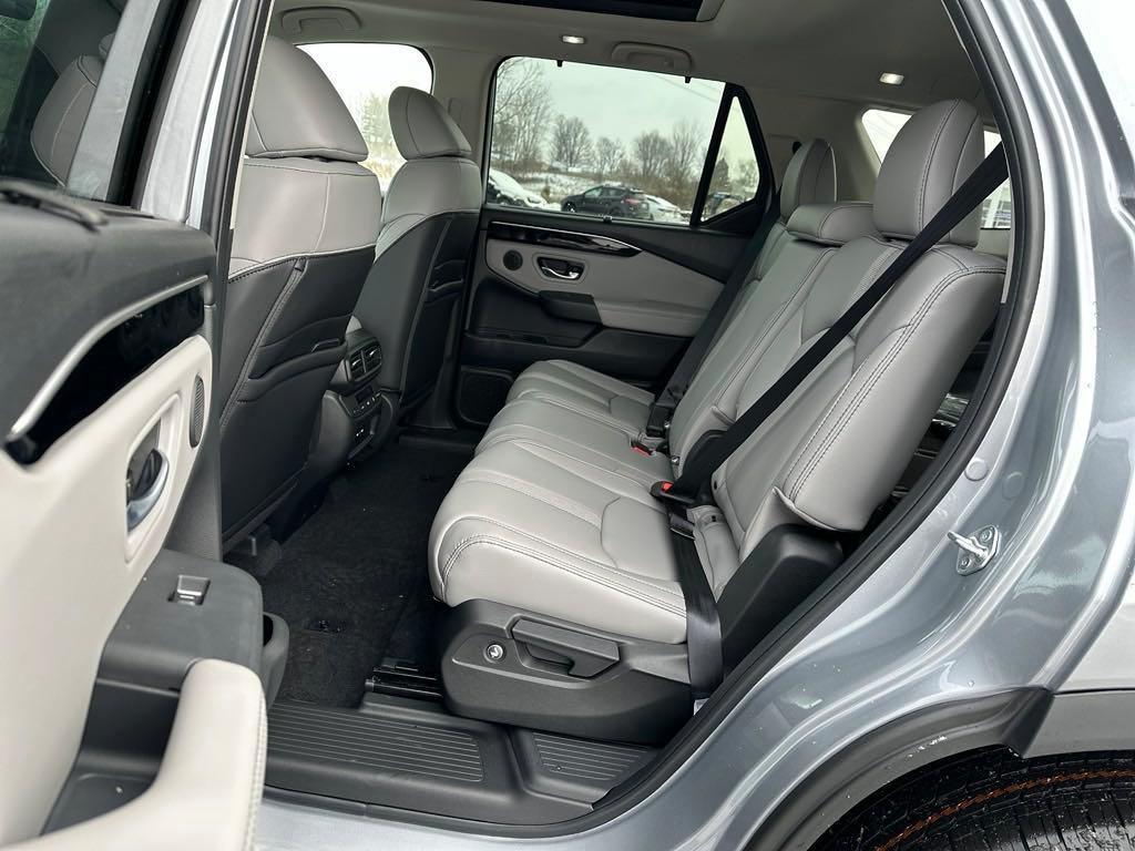 new 2025 Honda Pilot car, priced at $50,995