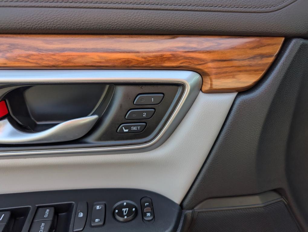 used 2020 Honda CR-V car, priced at $27,400