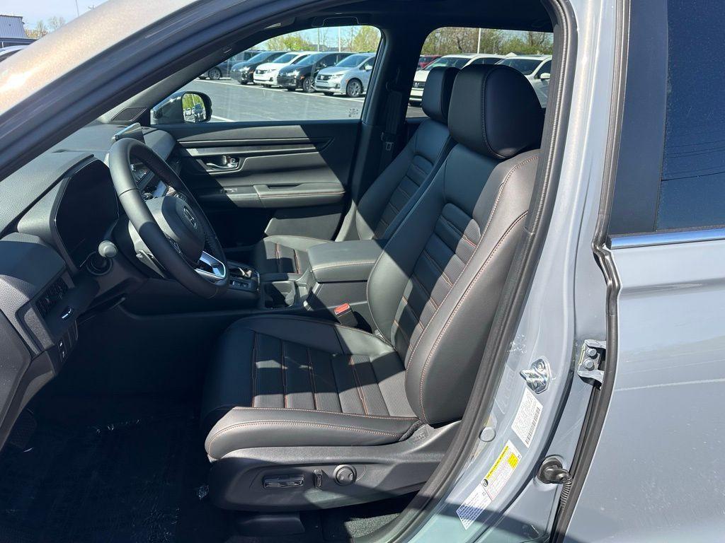 new 2025 Honda CR-V Hybrid car, priced at $41,000
