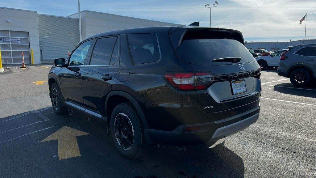 new 2025 Honda Pilot car, priced at $49,680