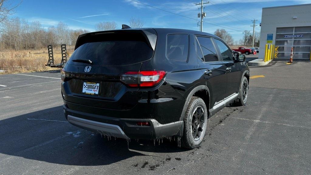 new 2025 Honda Pilot car, priced at $49,680