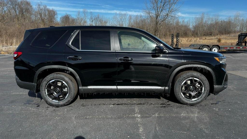 new 2025 Honda Pilot car, priced at $49,680