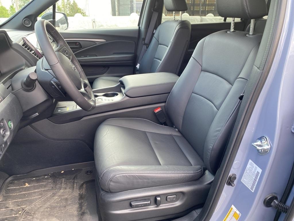 used 2025 Honda Passport car, priced at $40,900