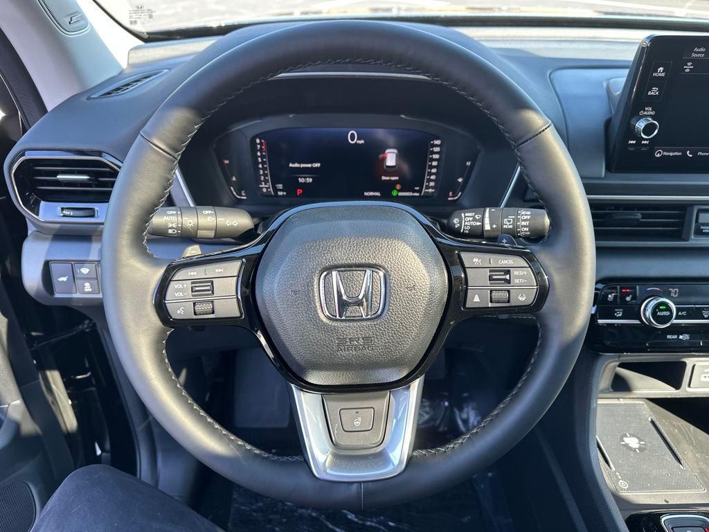 new 2025 Honda Pilot car, priced at $55,260