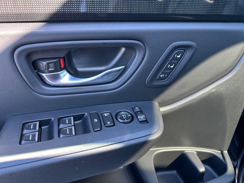 new 2025 Honda Pilot car, priced at $55,260