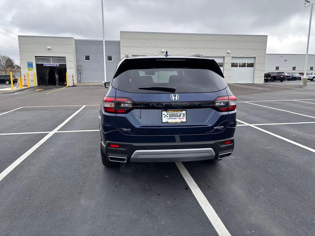 new 2025 Honda Pilot car, priced at $51,050